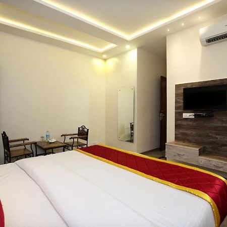 Oyo 9159 Hotel Royal Woodslark Zirakpur Εξωτερικό φωτογραφία