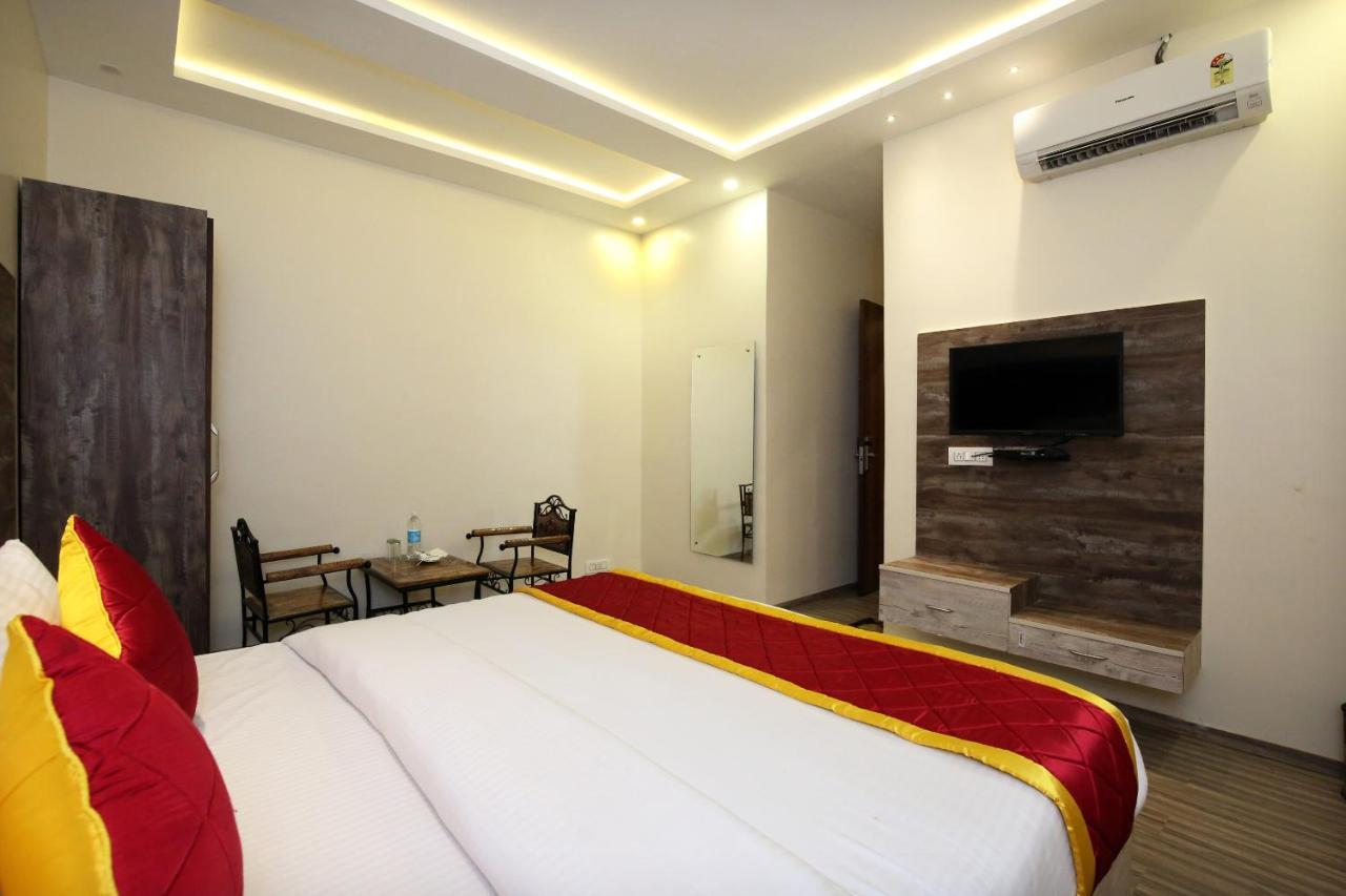 Oyo 9159 Hotel Royal Woodslark Zirakpur Εξωτερικό φωτογραφία