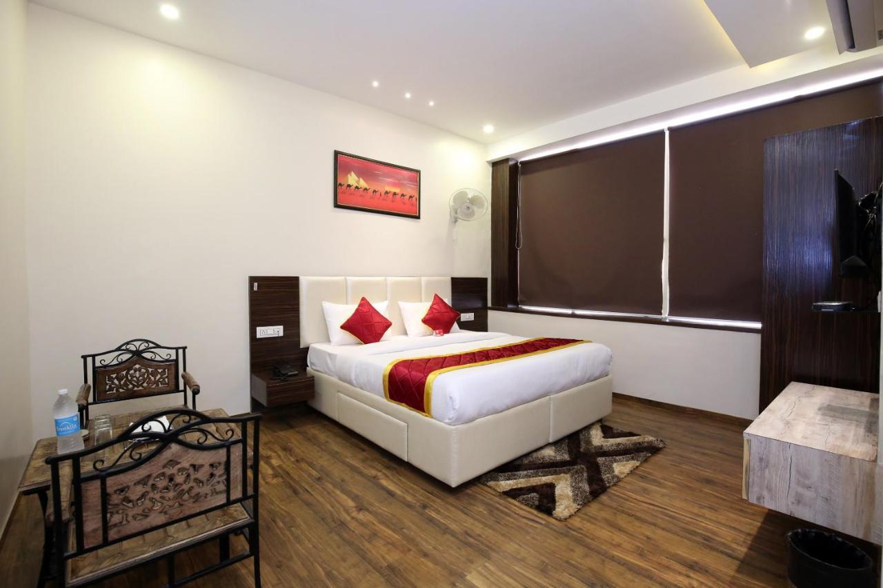 Oyo 9159 Hotel Royal Woodslark Zirakpur Εξωτερικό φωτογραφία