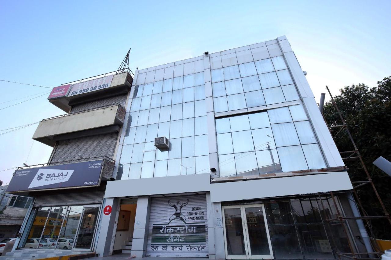 Oyo 9159 Hotel Royal Woodslark Zirakpur Εξωτερικό φωτογραφία