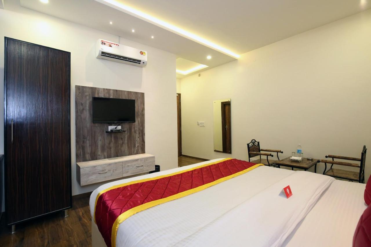 Oyo 9159 Hotel Royal Woodslark Zirakpur Εξωτερικό φωτογραφία